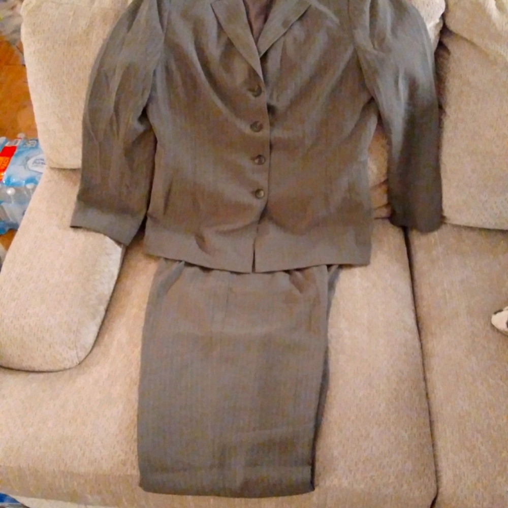 Le Suit business suit 12